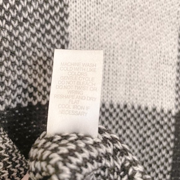 Charming Charlie - Check Black and White Sweater Poncho - S - Picture 6 of 6